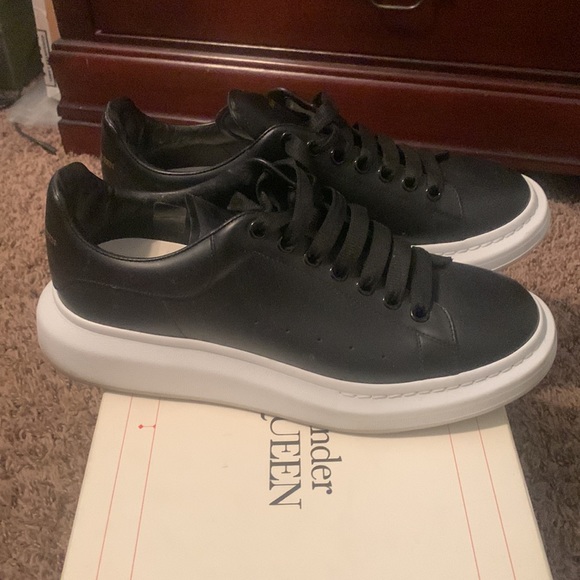 Alexander McQueen - Picture 5 of 7